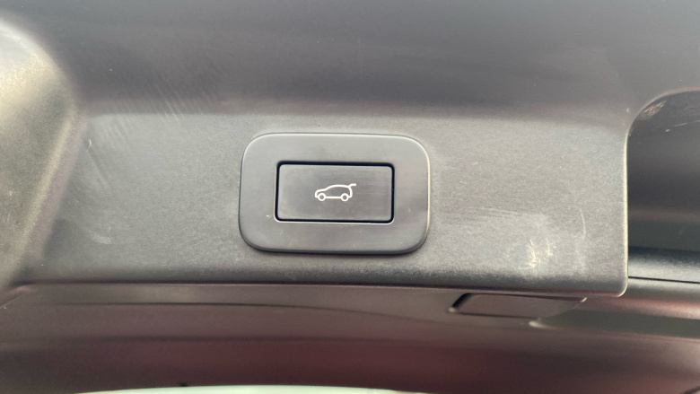 Jaguar F-Pace 2.0 D200 R-Dynamic Black 5dr Auto AWD Diesel Estate